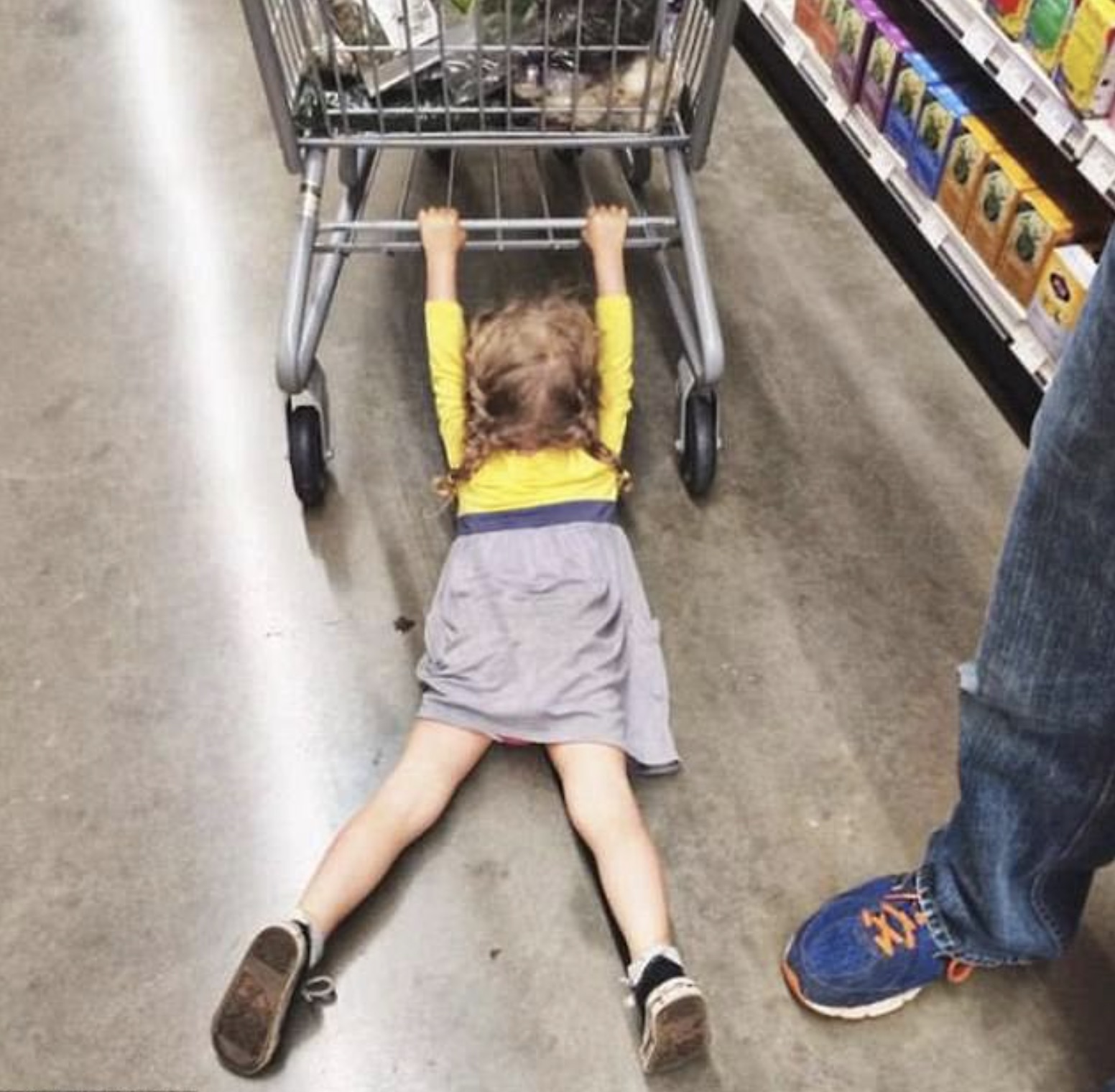 toddler tantrum supermarket